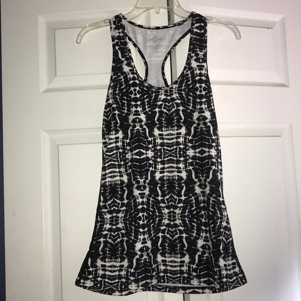 Patterned workout top